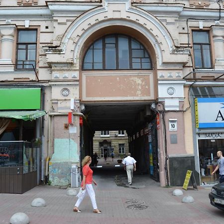 Hostel Kreschatik Kiev Exteriör bild