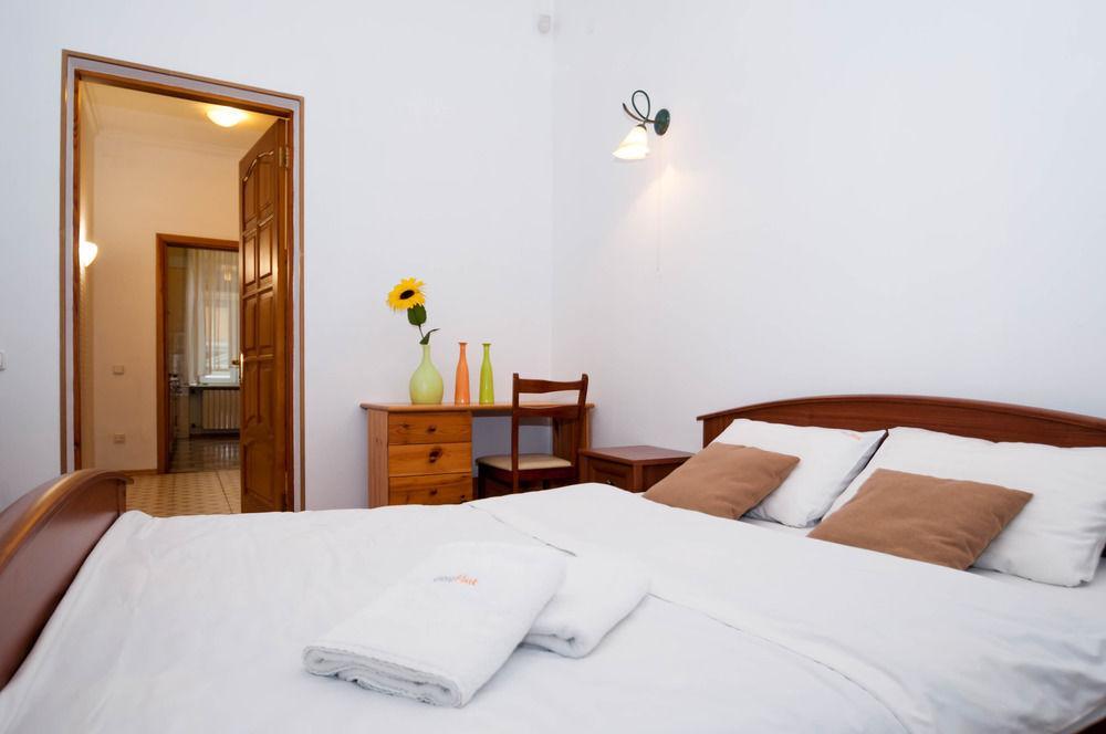 Hostel Kreschatik Kiev Exteriör bild