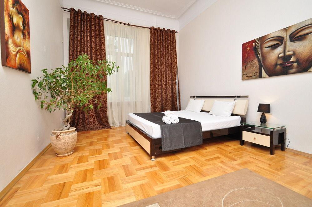 Hostel Kreschatik Kiev Exteriör bild